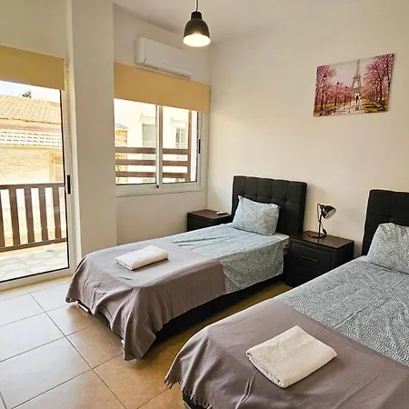 Appartement Sky Way Apartment, 150m From Chabad Lubavitch Larnaca