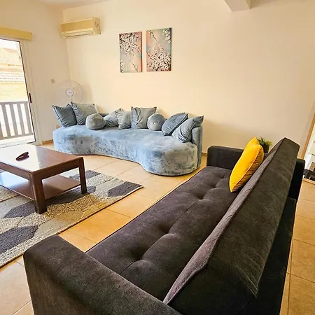 Sky Way Apartment, 150m From Chabad Lubavitch Apartment Larnaca